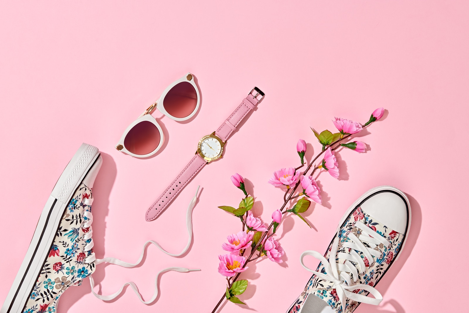 Sneakers met bloemenprint - voorjaar