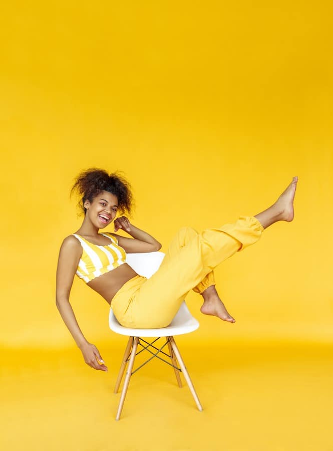 Kleur in je outfit geel kledingstijl persoonlijkheid