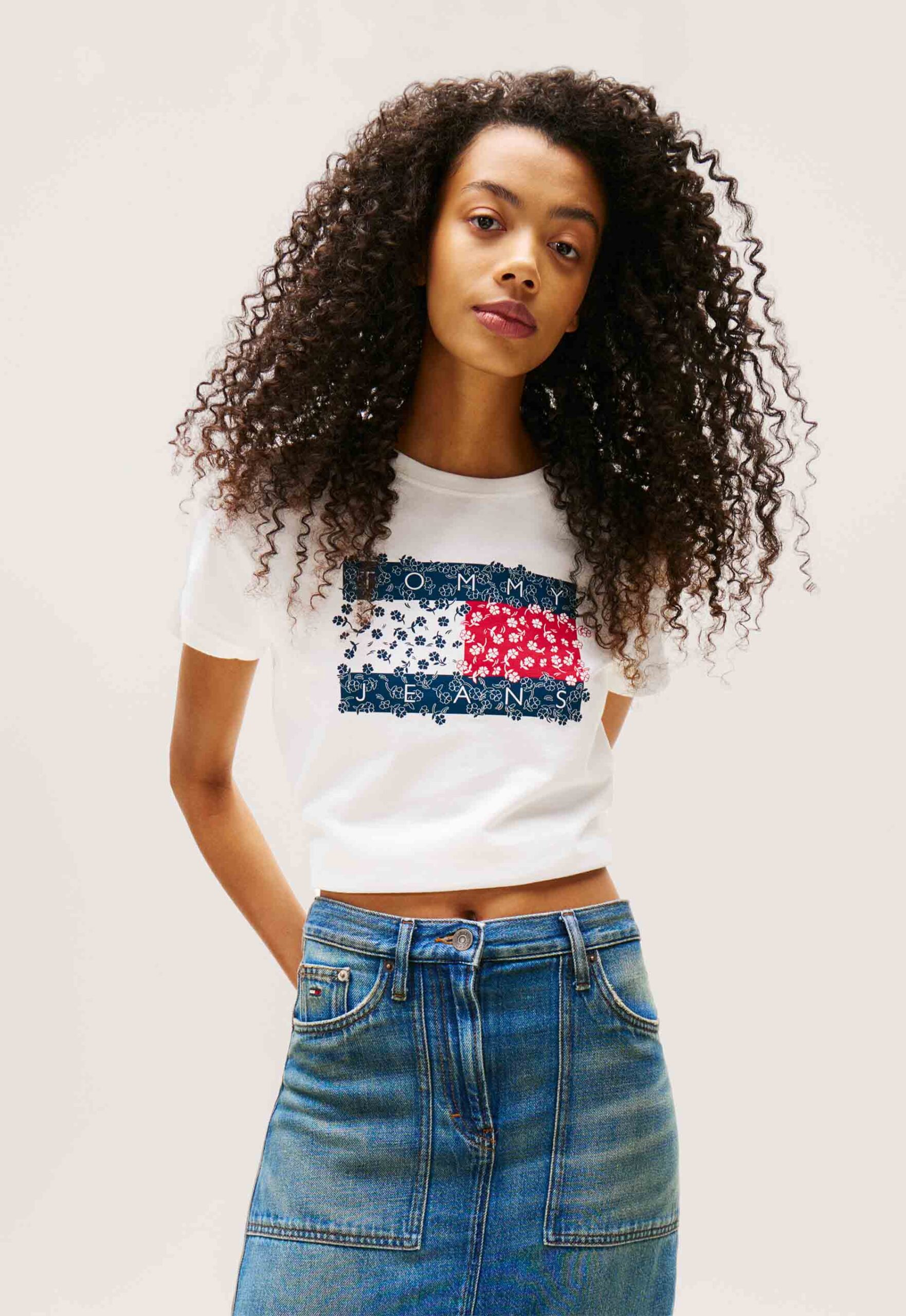 Tommy Jeans DW0DW20897 Reg floral flag tee
