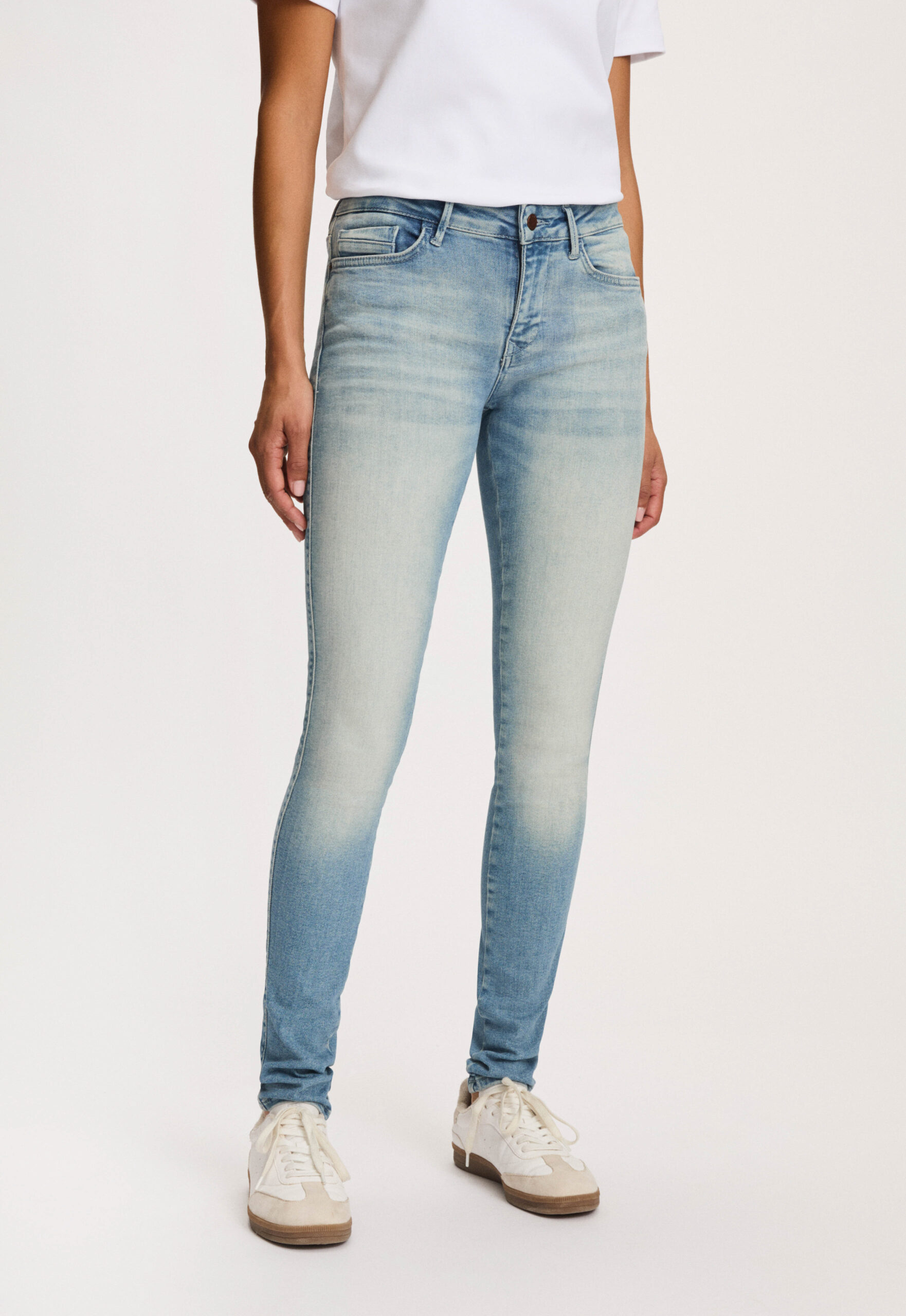 Silvercreek Cassy Mid Waist Skinny Jeans