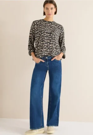 Blouse met gesmockte halslijn