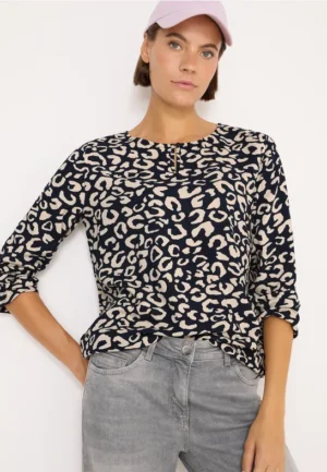 Gedessineerde blouse