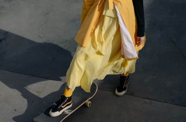 Welke sneakers draag je onder een jurk of rokje blog tips