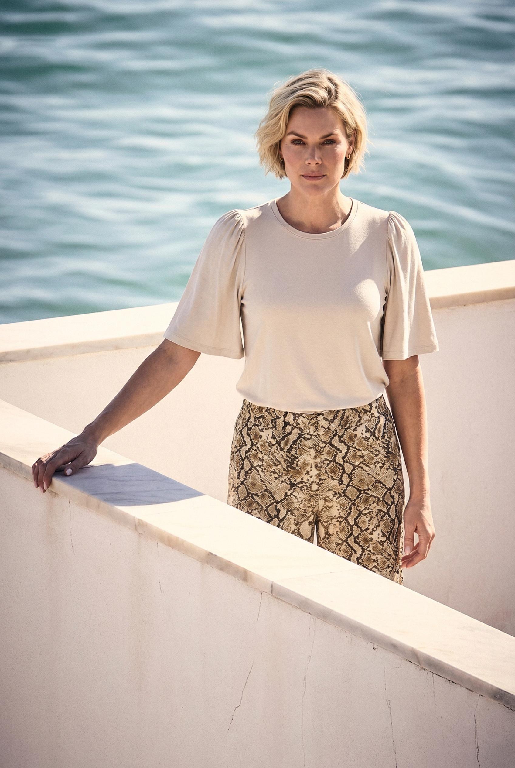 Lady Day Blake L21.201.3170 T-shirt Korte Mouw Sand
