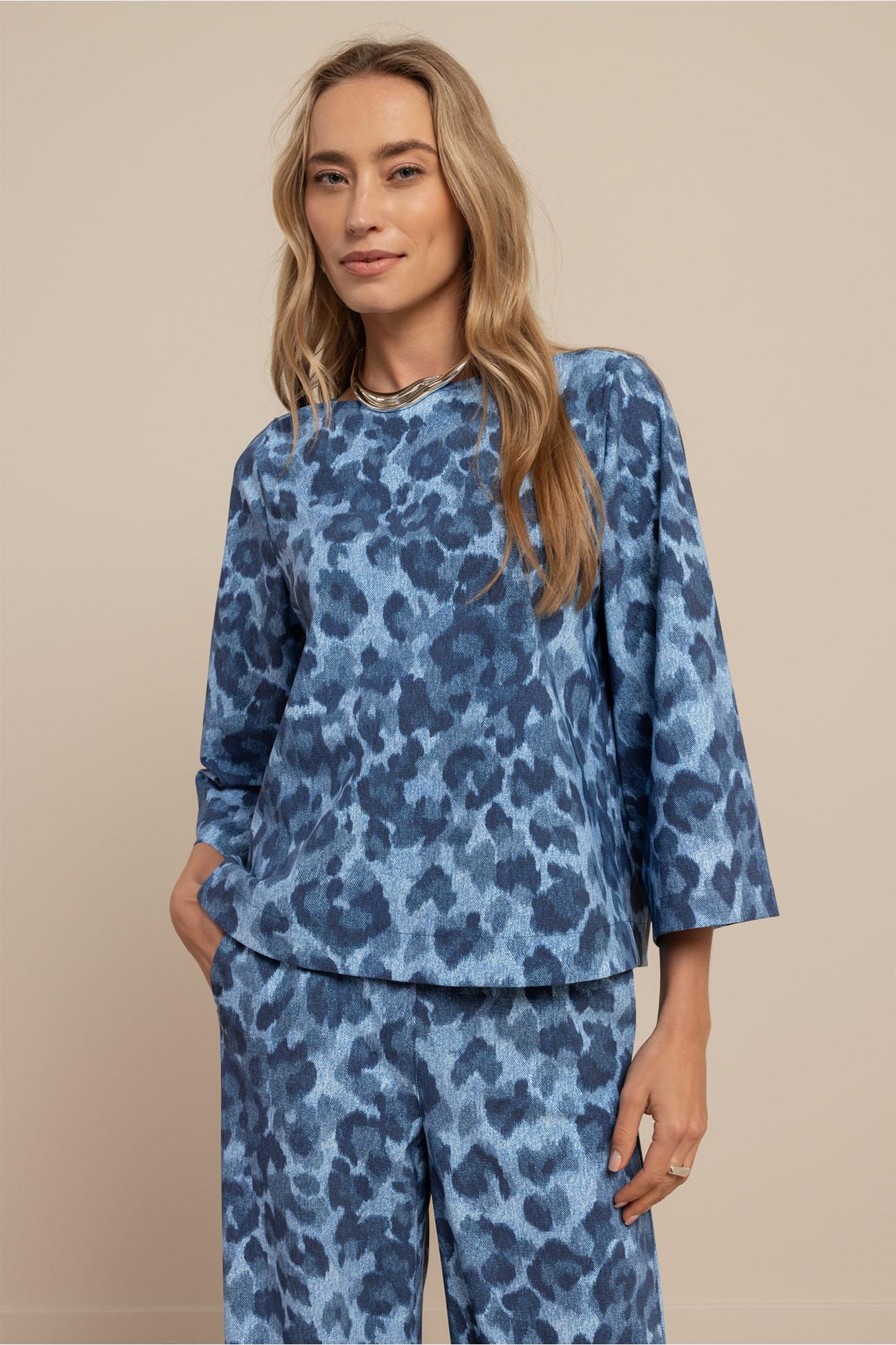 Studio Anneloes Ilja Leopard Top 13577 T-shirt Korte Mouw 6400 Jeans