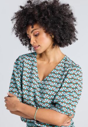 Blouse Poppy Green Friends print