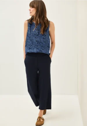 Blousetop met minimale print