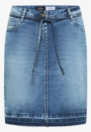 Alternative view of Knielange denim rok met riemdetail