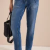 Mid Waist Slim Legs jeans in casual fit