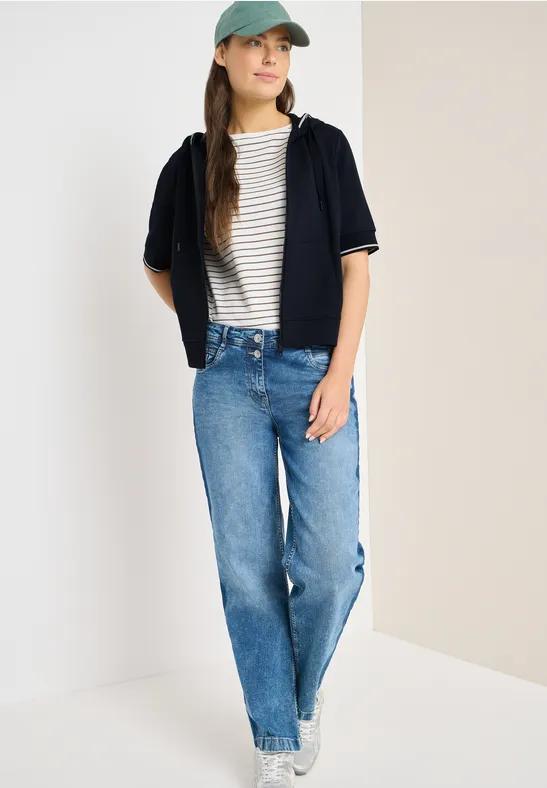 Sweaterjack met korte mouwen en capuchon