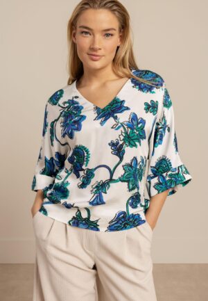 Studio Anneloes Madison Flower Top 13740 T-shirt Korte Mouw 7372 Electric Blue/grass Green