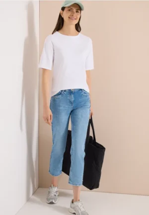 7/8 High Waist straight leg jeans in Slim Fit