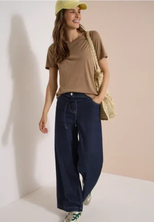High Waist Wide Leg jeans in Loose Fit