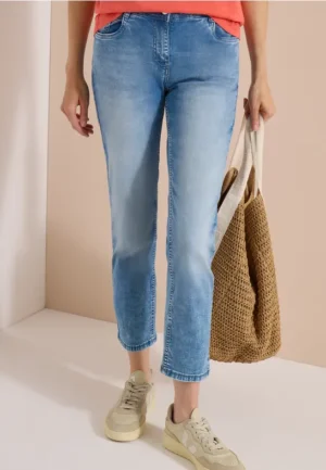 Jeans met Straight Leg pijpen en Mid Waist taille in casual pasvorm
