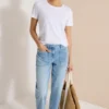 Jeans met rechte pijpen en opgezette zakken