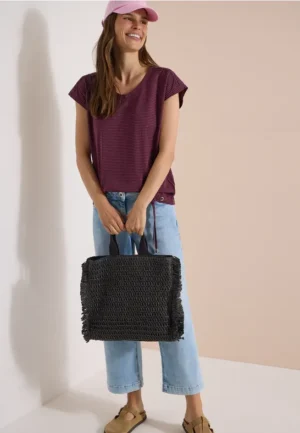 Shirt met overhangende schouders en uitgesneden details