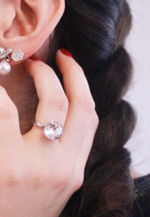 Alternative view of Hexagon oorbellen - zilver en kristal