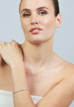 Alternative view of Luxenter armband in Brilliant Metal Alloy en Zirconia Rhodium afwerking - Newyn