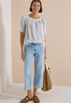 Carmen-blouse met streepjespatroon