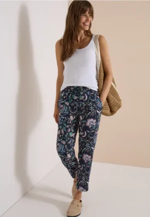 Mid Waist Slim Leg Hose in Loose Fit