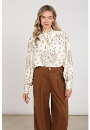 Nukus - Off White | Dames | Blouse | Off White | 3XL | regular | Kamst mode