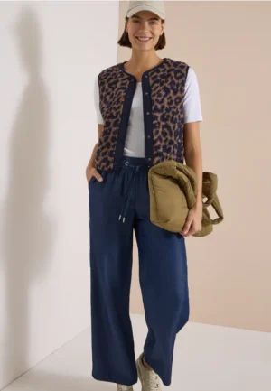 Teddyvest met softshell-details en luipaardprint