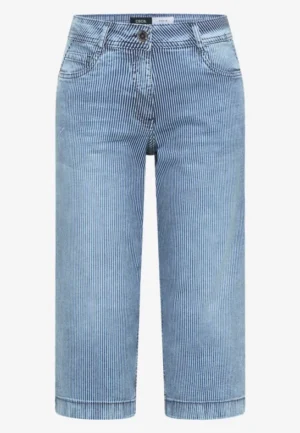 Alternative view of Wide Leg capri jeans in Loose Fit