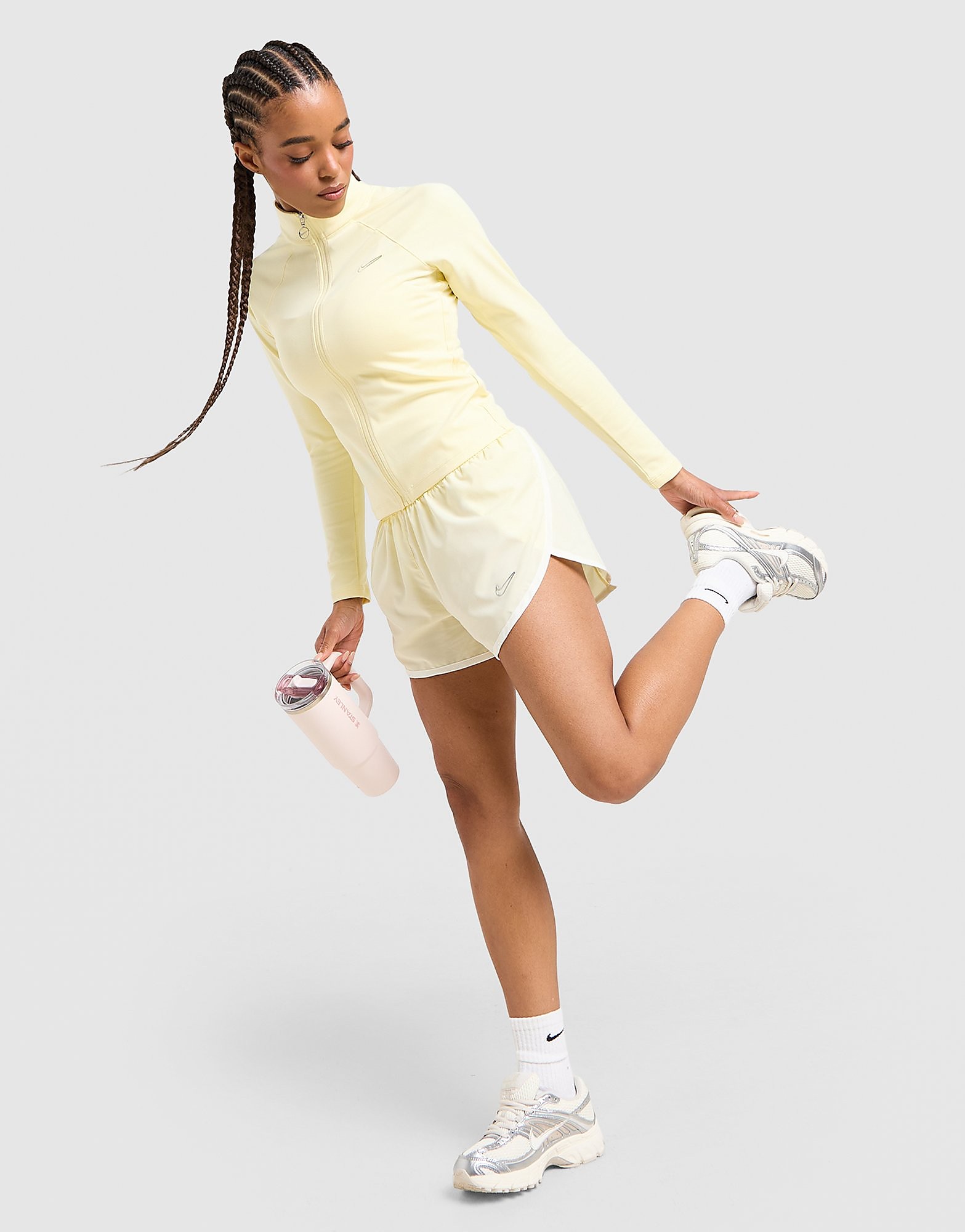 Nike Training Graphic Swoosh Woven Shorts - Geel- Dames, Geel