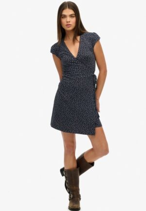 Athletic Essentials Wikkeljurk Blauw Grootte: 44